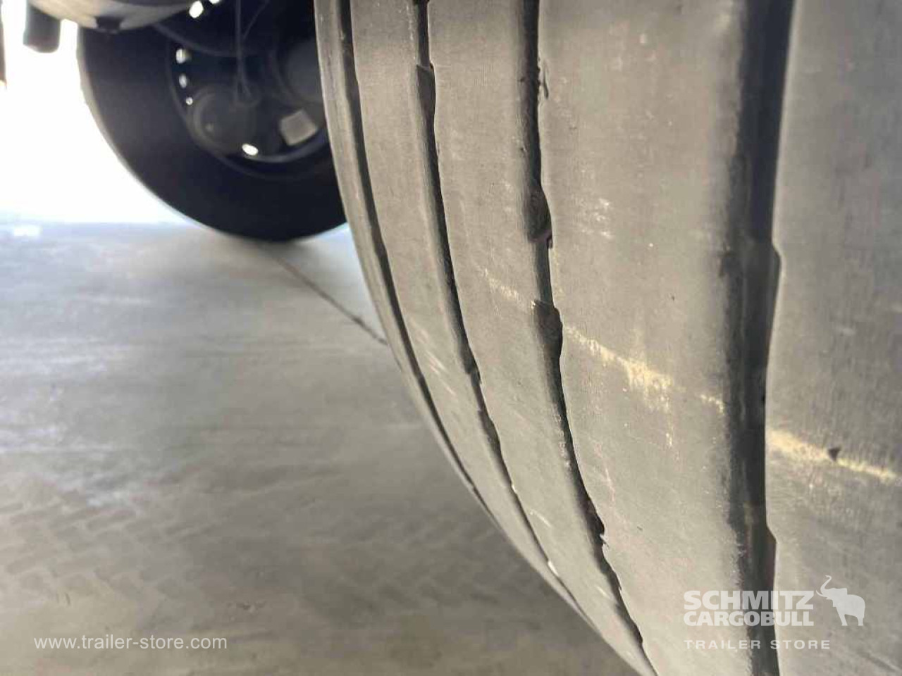 SCHMITZ Semiremolque Frigo Standard - Isotermiline poolhaagis: pilt 2 SCHMITZ Semiremolque Frigo Standard - Isotermiline poolhaagis: pilt 2