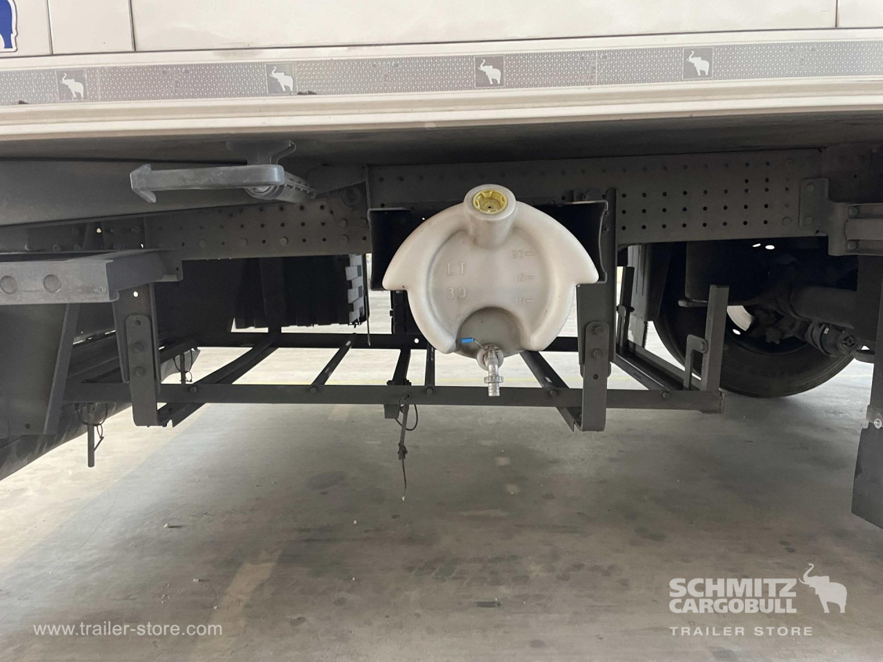 SCHMITZ Semiremolque Frigo Standard - Isotermiline poolhaagis: pilt 2 SCHMITZ Semiremolque Frigo Standard - Isotermiline poolhaagis: pilt 2