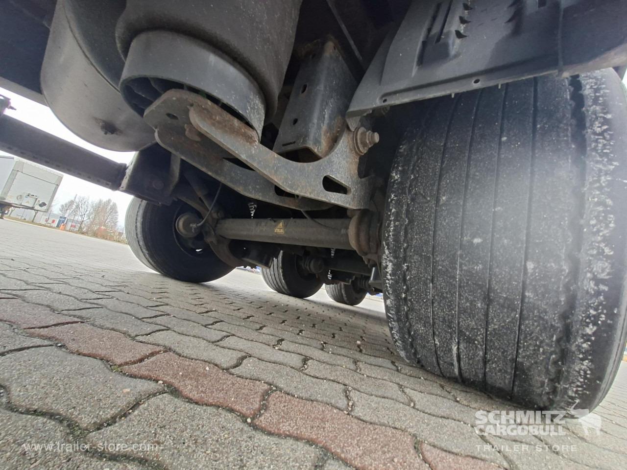 KRONE Curtainsider Mega - Tentpoolhaagis: pilt 4 KRONE Curtainsider Mega - Tentpoolhaagis: pilt 4