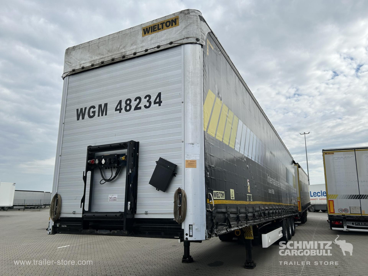 WIELTON Curtainsider Mega - Tentpoolhaagis: pilt 1 WIELTON Curtainsider Mega - Tentpoolhaagis: pilt 1