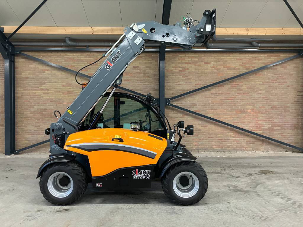 Giant GT 5048 - Teleskooplaadur: pilt 2 Giant GT 5048 - Teleskooplaadur: pilt 2