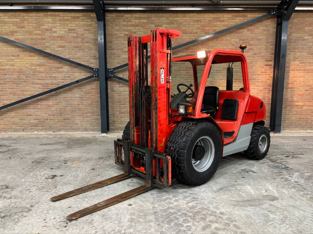 Manitou MH 25.4 T - Ebatasasel maastikul kohanduv kahveltõstuk: pilt 2 Manitou MH 25.4 T - Ebatasasel maastikul kohanduv kahveltõstuk: pilt 2