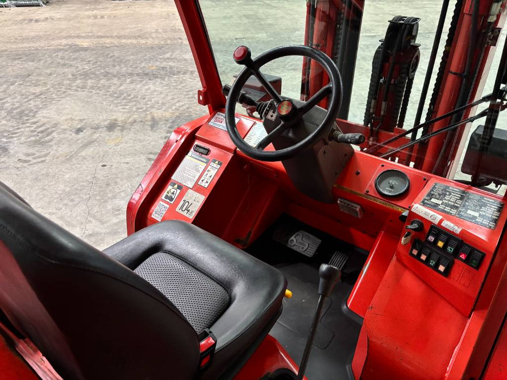 Manitou MH 25.4 T - Ebatasasel maastikul kohanduv kahveltõstuk: pilt 5 Manitou MH 25.4 T - Ebatasasel maastikul kohanduv kahveltõstuk: pilt 5