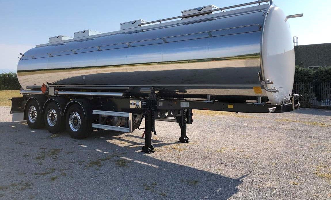 Bata CISTERNA MODELLO CHIMICA L4BH 33.000LT NUOVA - Tsistern poolhaagis: pilt 5 Bata CISTERNA MODELLO CHIMICA L4BH 33.000LT NUOVA - Tsistern poolhaagis: pilt 5