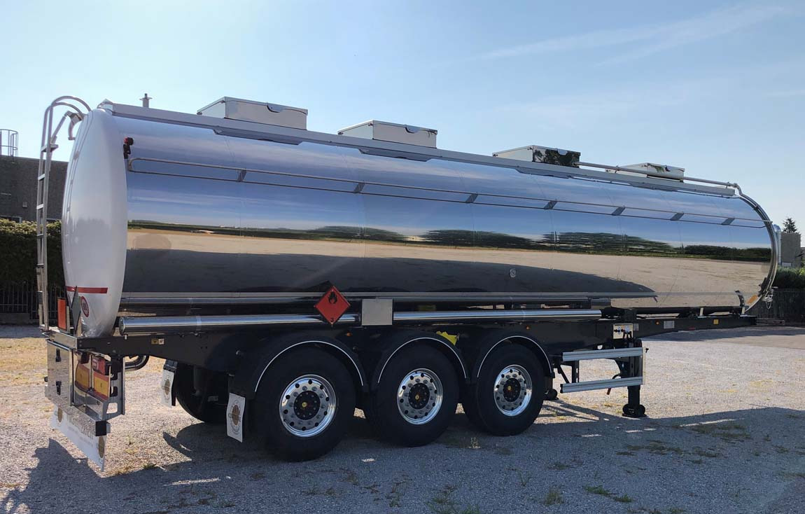 Bata CISTERNA MODELLO CHIMICA L4BH 33.000LT NUOVA - Tsistern poolhaagis: pilt 4 Bata CISTERNA MODELLO CHIMICA L4BH 33.000LT NUOVA - Tsistern poolhaagis: pilt 4