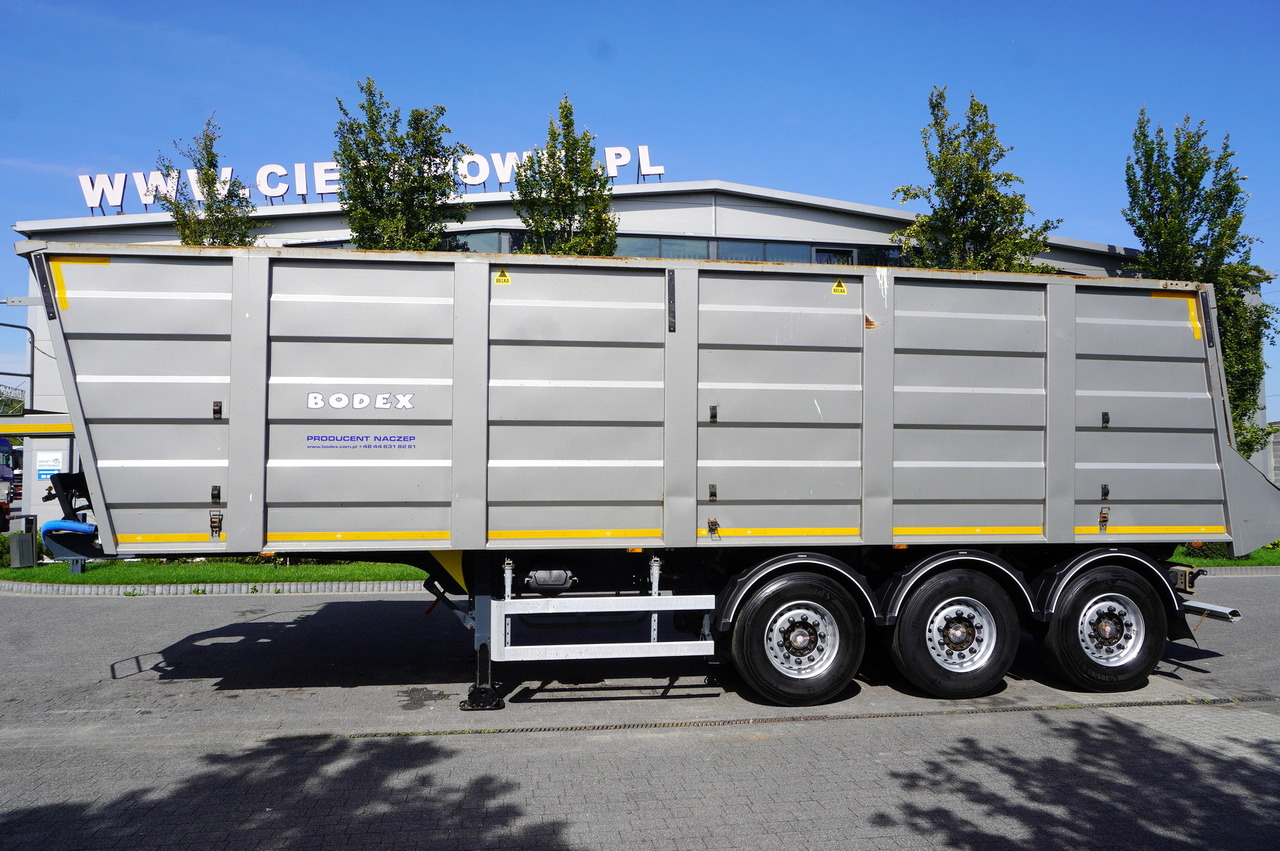 BODEX steel tipper semi-trailer 42 m³ - Kallur-poolhaagis: pilt 1 BODEX steel tipper semi-trailer 42 m³ - Kallur-poolhaagis: pilt 1