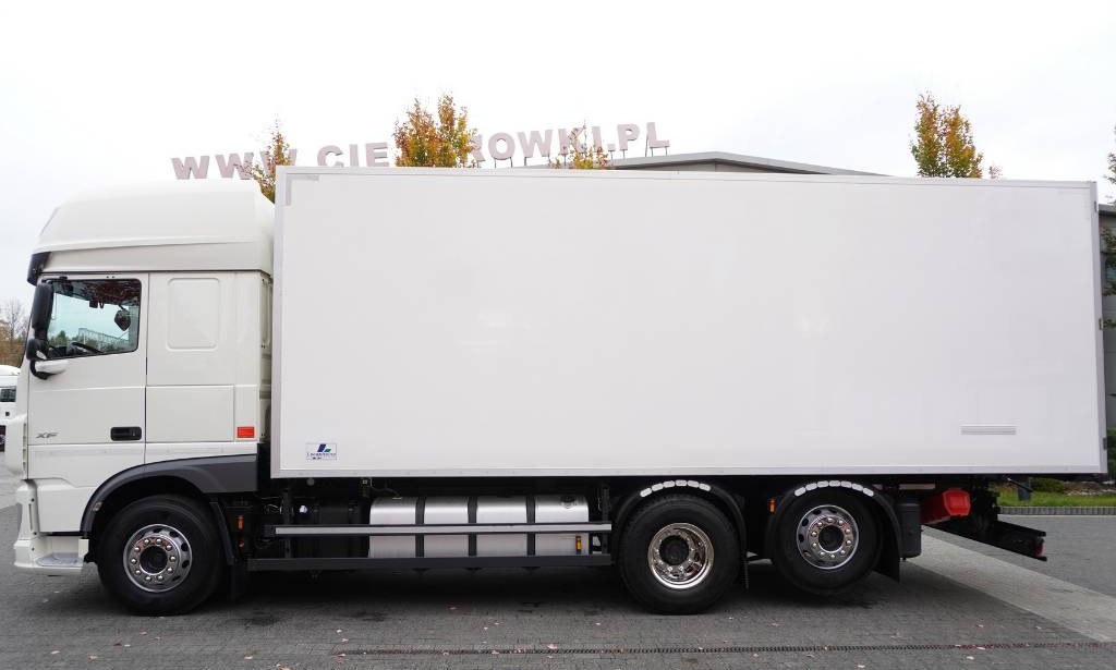 DAF XF 450 6×2 E6 / Refrigerator Lacapitaine / ATP/FRC to 2027 / 18 pallets - Külmutiga veoauto: pilt 4 DAF XF 450 6×2 E6 / Refrigerator Lacapitaine / ATP/FRC to 2027 / 18 pallets - Külmutiga veoauto: pilt 4