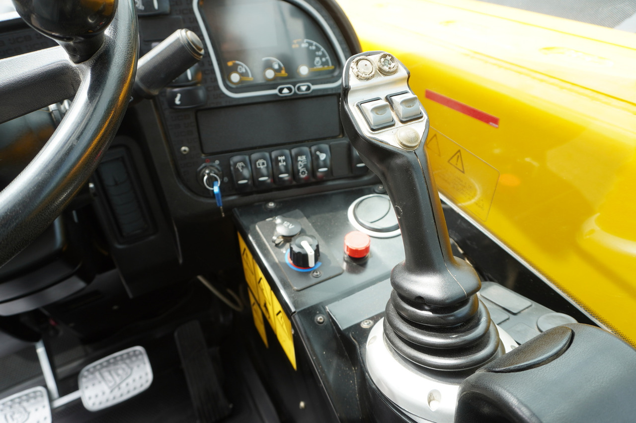 Teleskooprataslaadur JCB 526-56 AGRI Plus / 5.6 m telescopic loader / joystick: pilt 32