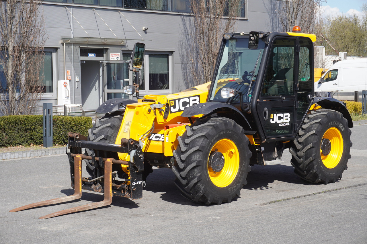 JCB 526-56 AGRI Plus / 5.6 m telescopic loader / joystick - Teleskooprataslaadur: pilt 3 JCB 526-56 AGRI Plus / 5.6 m telescopic loader / joystick - Teleskooprataslaadur: pilt 3
