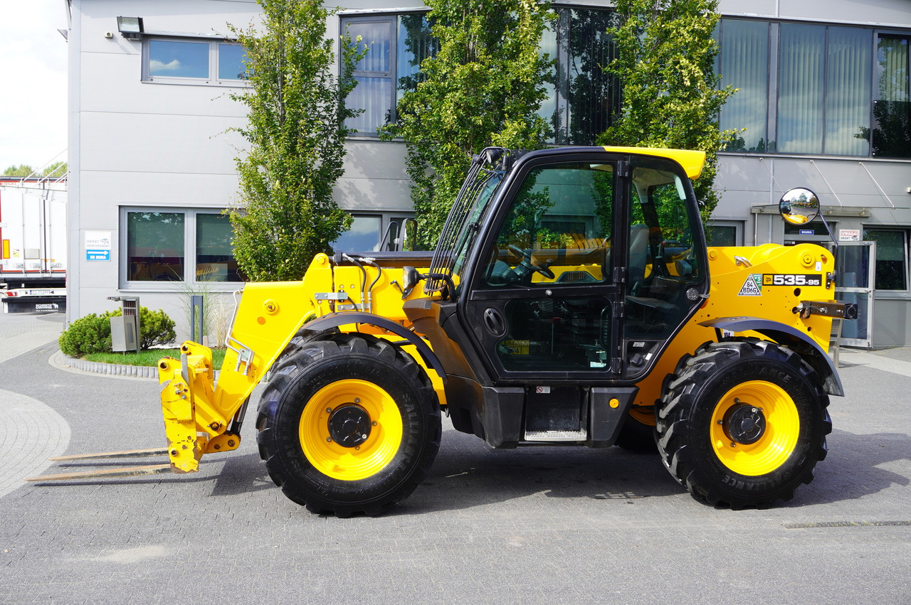 JCB 535-95 / 3.5 T / range 9.5 m / 700 MTH! - Teleskooprataslaadur: pilt 4 JCB 535-95 / 3.5 T / range 9.5 m / 700 MTH! - Teleskooprataslaadur: pilt 4