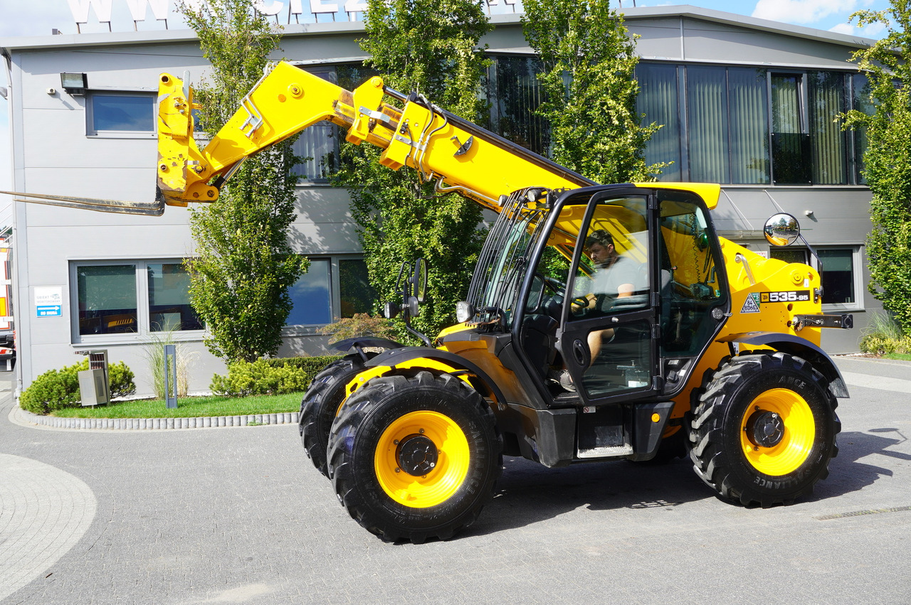 JCB 535-95 / 3.5 T / range 9.5 m / 700 MTH! - Teleskooprataslaadur: pilt 5 JCB 535-95 / 3.5 T / range 9.5 m / 700 MTH! - Teleskooprataslaadur: pilt 5