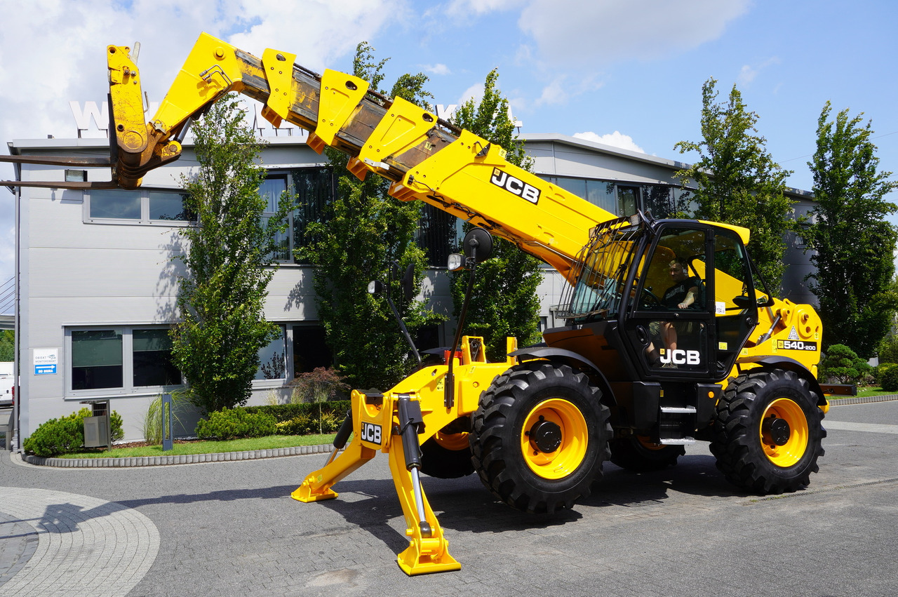 JCB 540-200 Telescopic Loader / 20 m reach / joystick / 2 units - Teleskooprataslaadur: pilt 3 JCB 540-200 Telescopic Loader / 20 m reach / joystick / 2 units - Teleskooprataslaadur: pilt 3