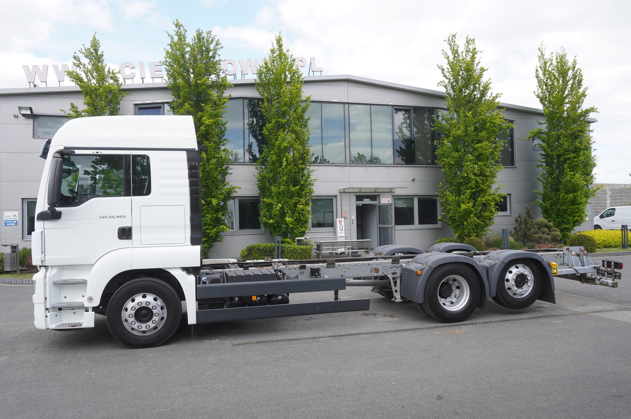 MAN TGS 26.420 / 7.5 m chassis / 14.5 t load cap. / Sleeping cab - Kabiinišassiiga veoauto: pilt 2 MAN TGS 26.420 / 7.5 m chassis / 14.5 t load cap. / Sleeping cab - Kabiinišassiiga veoauto: pilt 2