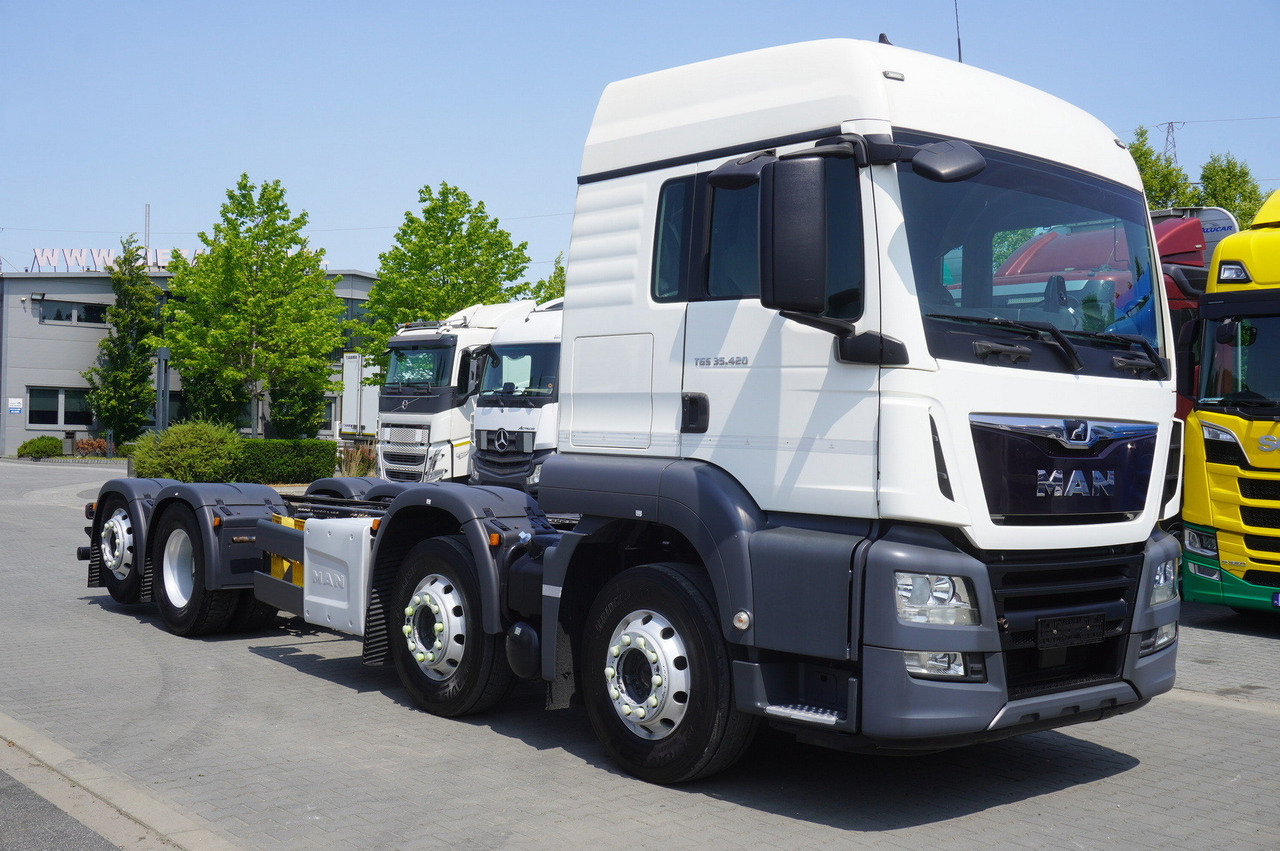MAN TGS 35.420 8×2 / Chassis 6.4 m / 3 steered axles - Kabiinišassiiga veoauto: pilt 4 MAN TGS 35.420 8×2 / Chassis 6.4 m / 3 steered axles - Kabiinišassiiga veoauto: pilt 4