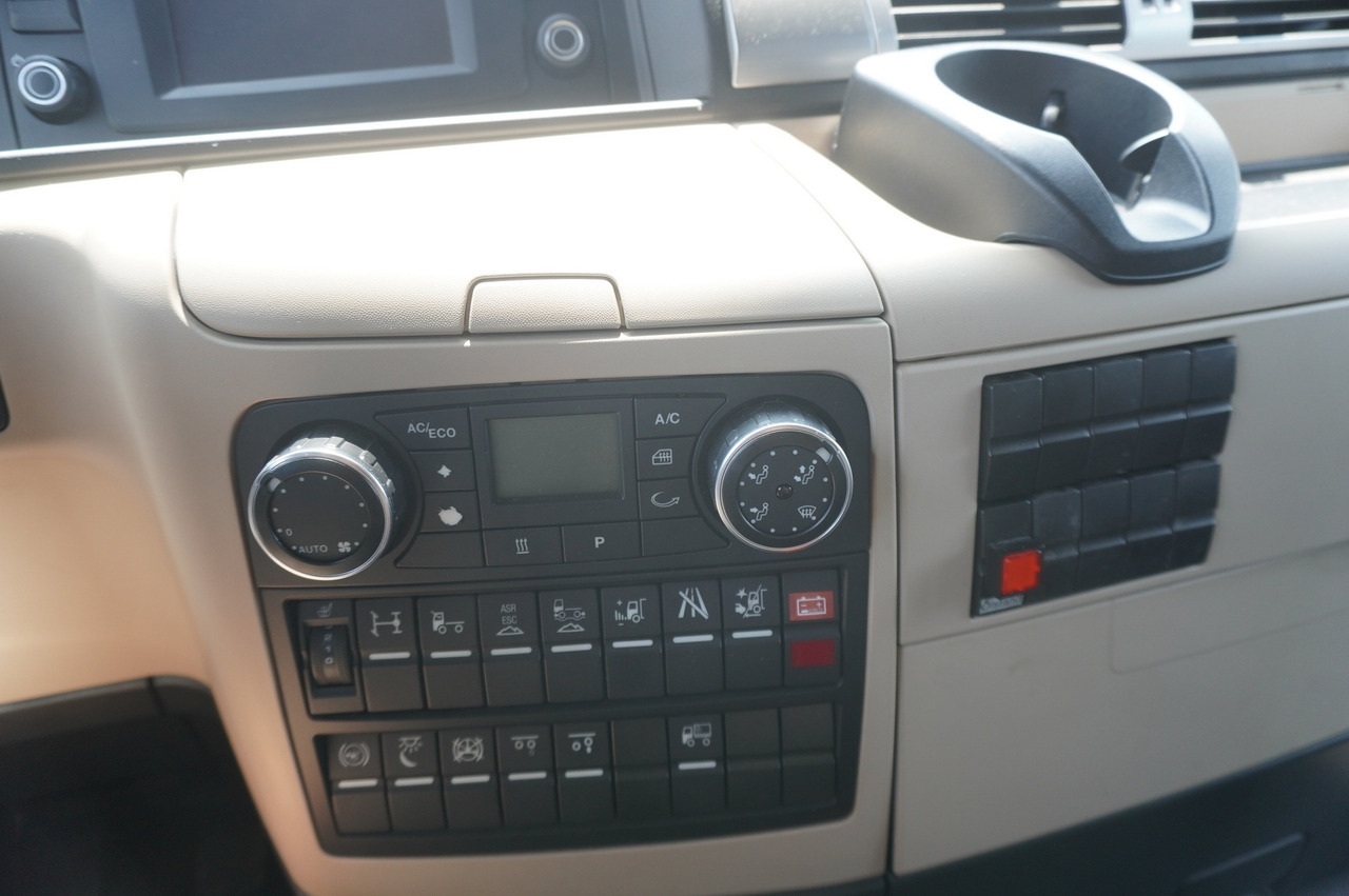 Kabiinišassiiga veoauto MAN TGS 35.420 8×2 / Chassis 6.4 m / 3 steered axles: pilt 11 Kabiinišassiiga veoauto MAN TGS 35.420 8×2 / Chassis 6.4 m / 3 steered axles: pilt 11