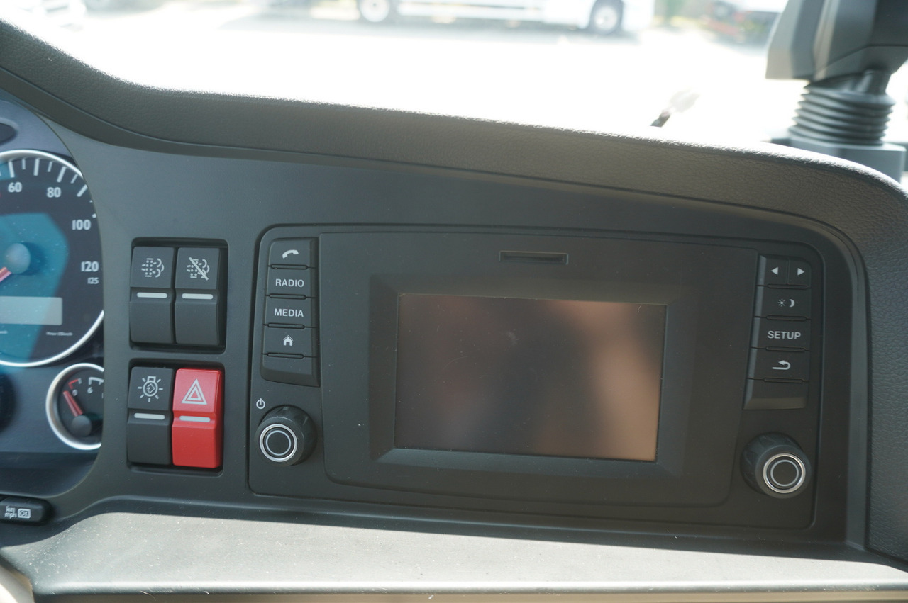 Kabiinišassiiga veoauto MAN TGS 35.420 8×2 / Chassis 6.4 m / 3 steered axles: pilt 12 Kabiinišassiiga veoauto MAN TGS 35.420 8×2 / Chassis 6.4 m / 3 steered axles: pilt 12