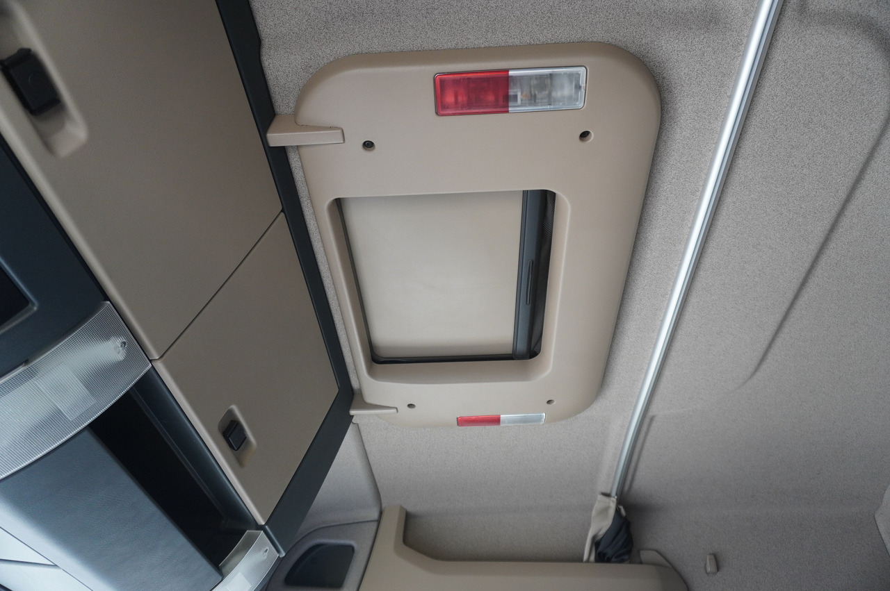 Kabiinišassiiga veoauto MAN TGS 35.420 8×2 / Chassis 6.4 m / 3 steered axles: pilt 10 Kabiinišassiiga veoauto MAN TGS 35.420 8×2 / Chassis 6.4 m / 3 steered axles: pilt 10