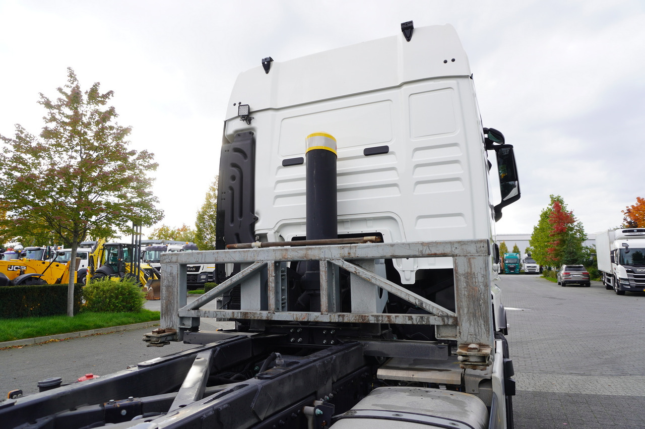 MAN TGX 26.470 6x2 COINTAINERKIPPER HYVA HIRMSCHLING / 200 tho. km! - Kallurauto: pilt 5 MAN TGX 26.470 6x2 COINTAINERKIPPER HYVA HIRMSCHLING / 200 tho. km! - Kallurauto: pilt 5