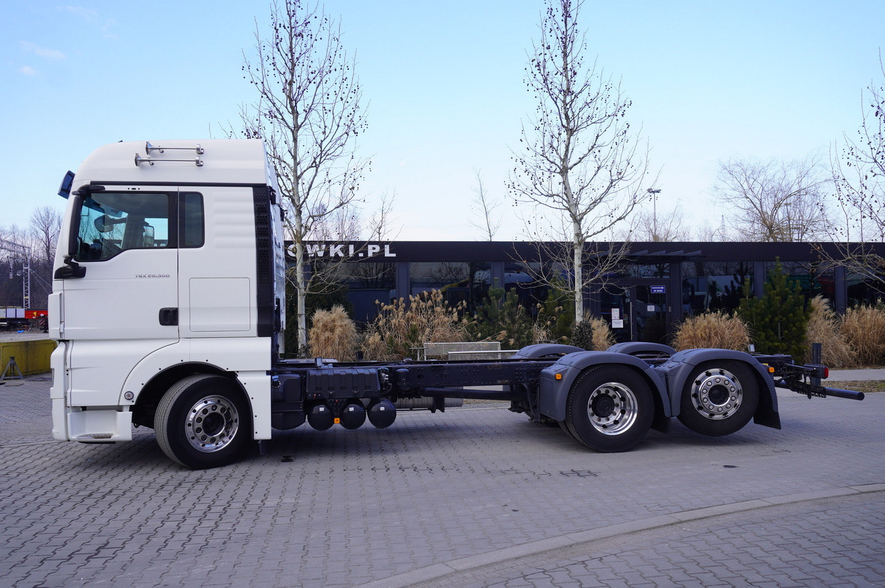 MAN TGX 26,500 / 500 HP / steering 3rd axle / 20 t cap. / Chassis 6.5 m - Kabiinišassiiga veoauto: pilt 4 MAN TGX 26,500 / 500 HP / steering 3rd axle / 20 t cap. / Chassis 6.5 m - Kabiinišassiiga veoauto: pilt 4