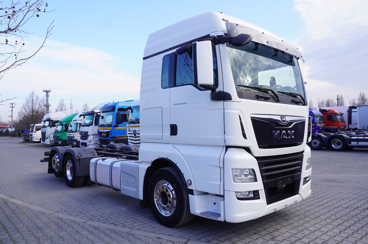 Kabiinišassiiga veoauto MAN TGX 26,500 / 500 HP / steering 3rd axle / 20 t cap. / Chassis 6.5 m: pilt 9
