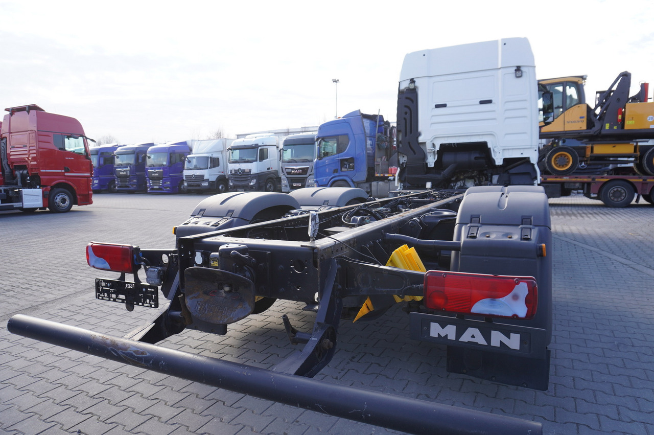 Kabiinišassiiga veoauto MAN TGX 26,500 / 500 HP / steering 3rd axle / 20 t cap. / Chassis 6.5 m: pilt 12