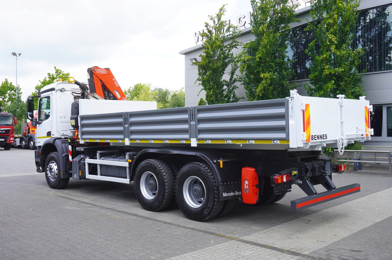 Madelveok/ Platvormveok, Kraanaga veoauto MERCEDES-BENZ AROCS 2633 6x4 / 5.5 T crane FASSI F135 / Tipper 15 EPAL: pilt 6