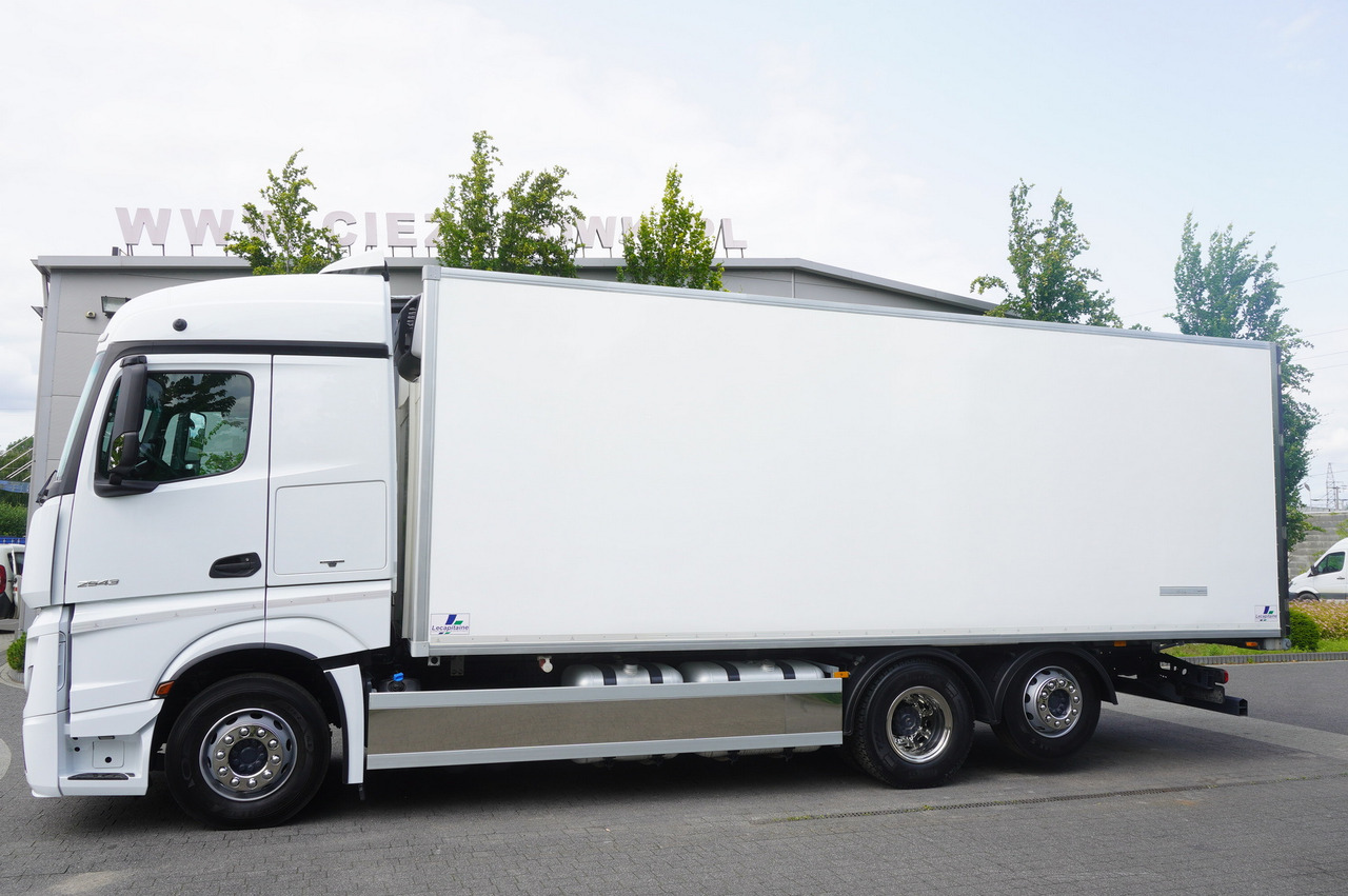MERCEDES-BENZ Actros 2543 / Lecapitaine Refrigerator Multitemperature / Carrier Supra 950 MT - Külmutiga veoauto: pilt 2 MERCEDES-BENZ Actros 2543 / Lecapitaine Refrigerator Multitemperature / Carrier Supra 950 MT - Külmutiga veoauto: pilt 2