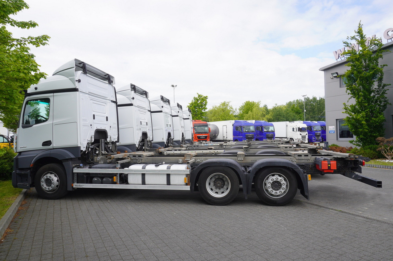 MERCEDES-BENZ Actros 2545 6×2 MP5 / ADR AT / 12 units - Konteinerveduk/ Tõstukiga veoauto: pilt 5 MERCEDES-BENZ Actros 2545 6×2 MP5 / ADR AT / 12 units - Konteinerveduk/ Tõstukiga veoauto: pilt 5