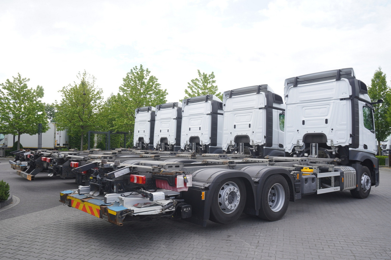 MERCEDES-BENZ Actros 2545 6×2 MP5 / ADR AT / 12 units - Konteinerveduk/ Tõstukiga veoauto: pilt 4 MERCEDES-BENZ Actros 2545 6×2 MP5 / ADR AT / 12 units - Konteinerveduk/ Tõstukiga veoauto: pilt 4