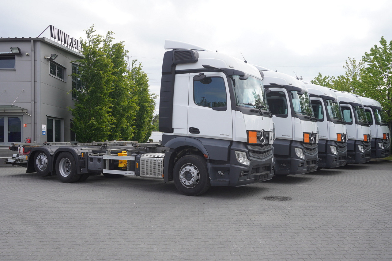 MERCEDES-BENZ Actros 2545 6×2 MP5 / ADR AT / 12 units - Konteinerveduk/ Tõstukiga veoauto: pilt 2 MERCEDES-BENZ Actros 2545 6×2 MP5 / ADR AT / 12 units - Konteinerveduk/ Tõstukiga veoauto: pilt 2