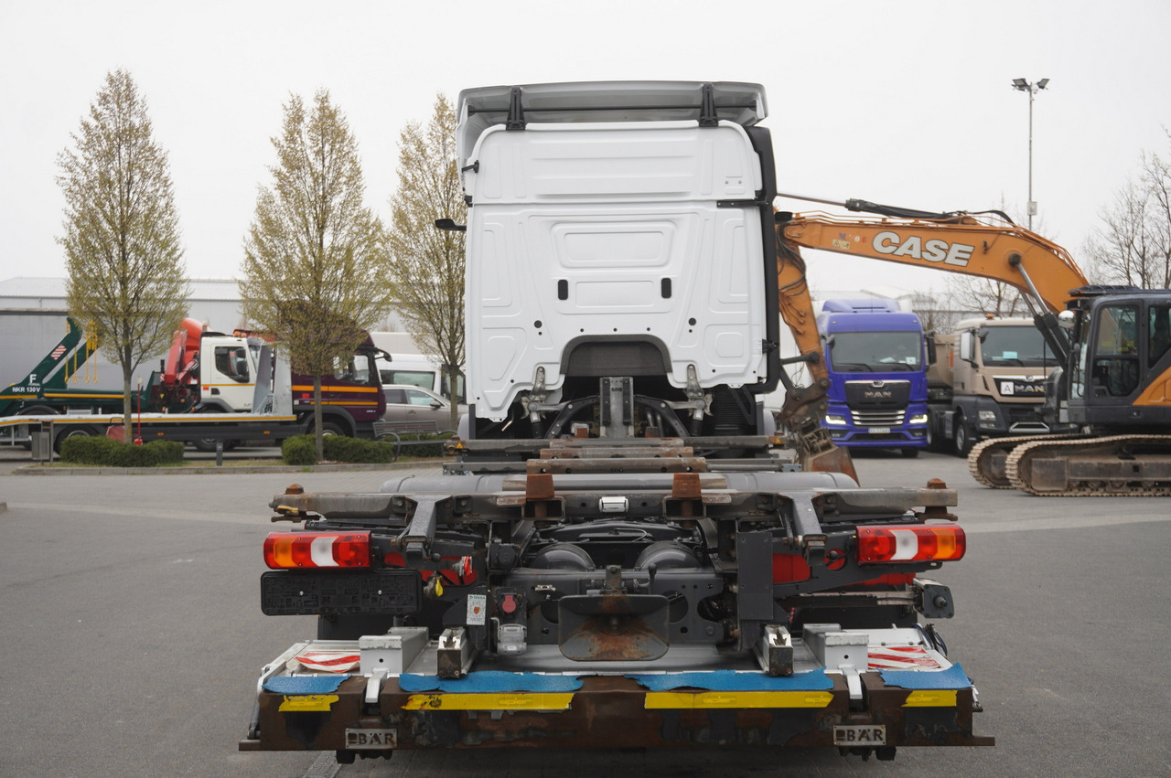 MERCEDES-BENZ Actros 2545 6×2 MP5 / ADR / several units - Konteinerveduk/ Tõstukiga veoauto: pilt 4 MERCEDES-BENZ Actros 2545 6×2 MP5 / ADR / several units - Konteinerveduk/ Tõstukiga veoauto: pilt 4
