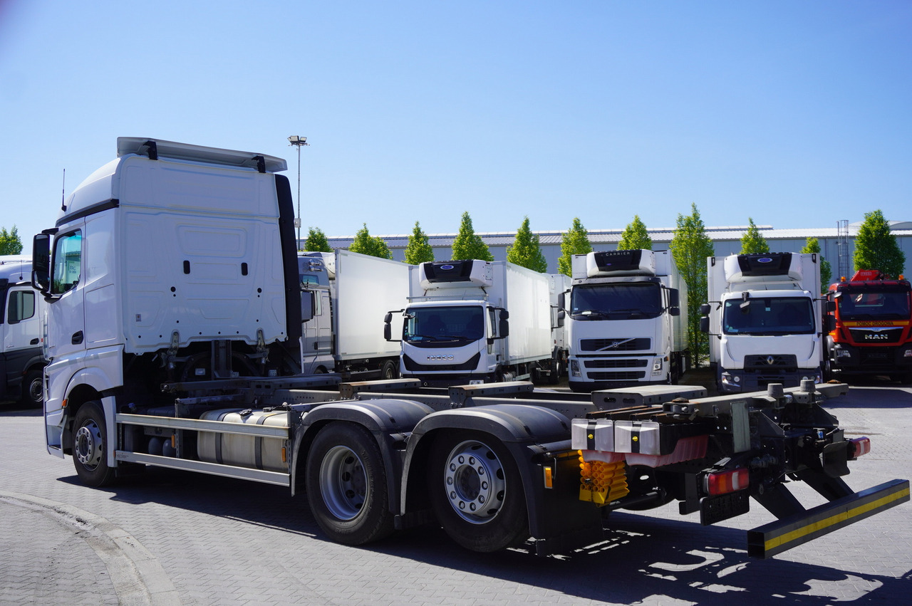 MERCEDES-BENZ Actros 2545 6×2 MP5 / FULL ADR / 12 units - Konteinerveduk/ Tõstukiga veoauto: pilt 4 MERCEDES-BENZ Actros 2545 6×2 MP5 / FULL ADR / 12 units - Konteinerveduk/ Tõstukiga veoauto: pilt 4