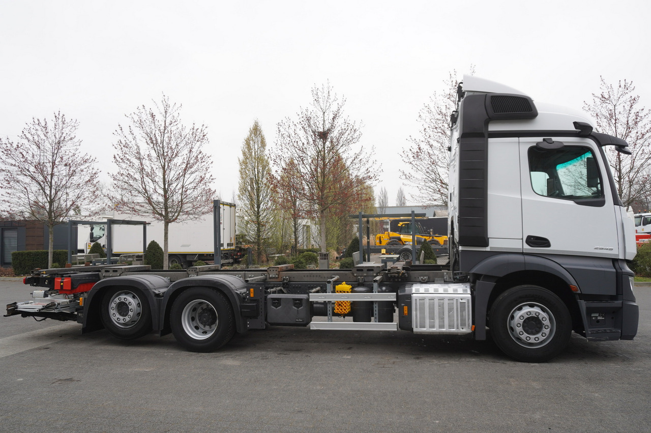 MERCEDES-BENZ Actros 2545 6×2 MP5 / FULL ADR / several units - Konteinerveduk/ Tõstukiga veoauto: pilt 2 MERCEDES-BENZ Actros 2545 6×2 MP5 / FULL ADR / several units - Konteinerveduk/ Tõstukiga veoauto: pilt 2