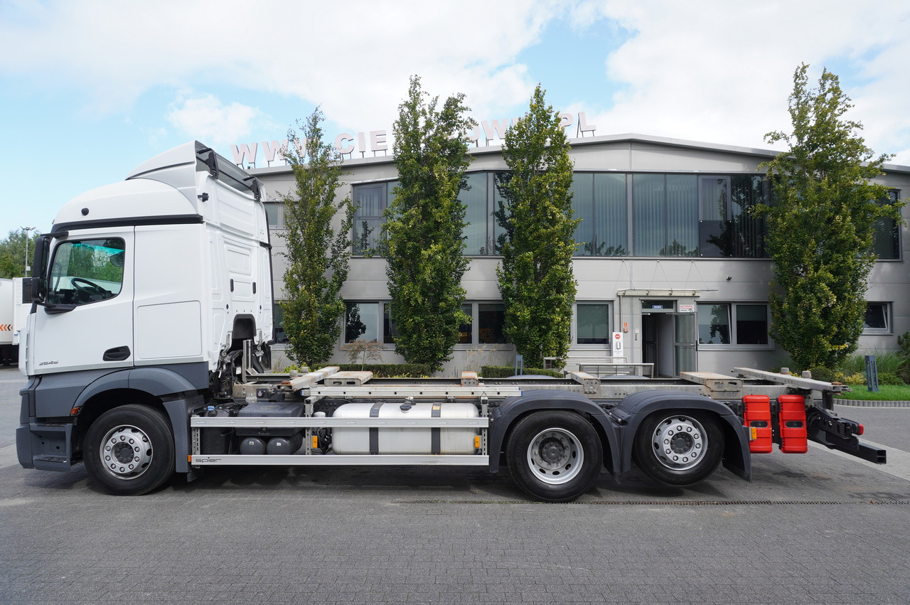 MERCEDES-BENZ Actros 2545 6×2 MP5 / Full ADR / 2 units - Konteinerveduk/ Tõstukiga veoauto: pilt 3 MERCEDES-BENZ Actros 2545 6×2 MP5 / Full ADR / 2 units - Konteinerveduk/ Tõstukiga veoauto: pilt 3