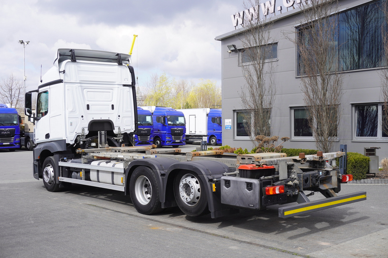 MERCEDES-BENZ Actros 2545 6x2 MP5 / Full ADR / BDF - Konteinerveduk/ Tõstukiga veoauto: pilt 3 MERCEDES-BENZ Actros 2545 6x2 MP5 / Full ADR / BDF - Konteinerveduk/ Tõstukiga veoauto: pilt 3