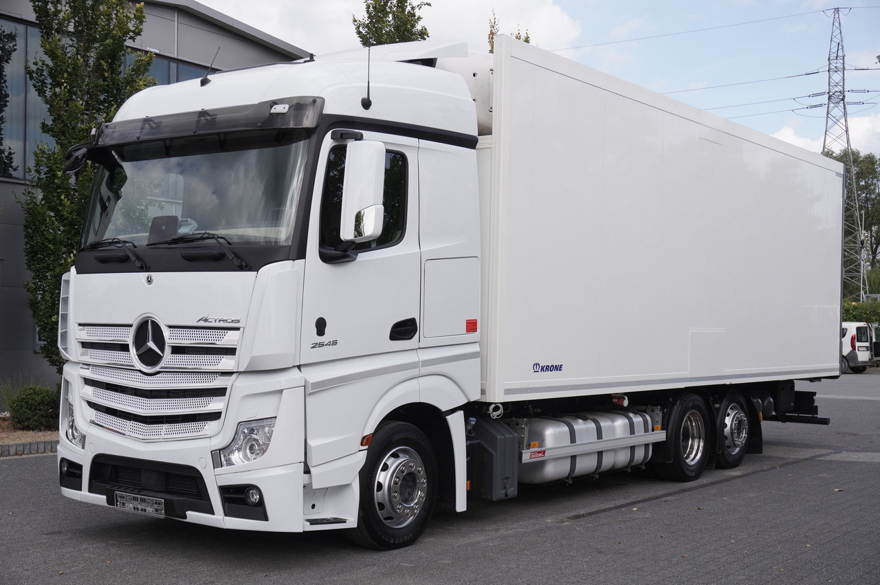 MERCEDES-BENZ Actros 2545 MP5 6×2 E6 / KRONE REFRIGERATOR 40 pallets Bitemperature Doppelstock / high 2.7m - Külmutiga veoauto: pilt 1 MERCEDES-BENZ Actros 2545 MP5 6×2 E6 / KRONE REFRIGERATOR 40 pallets Bitemperature Doppelstock / high 2.7m - Külmutiga veoauto: pilt 1