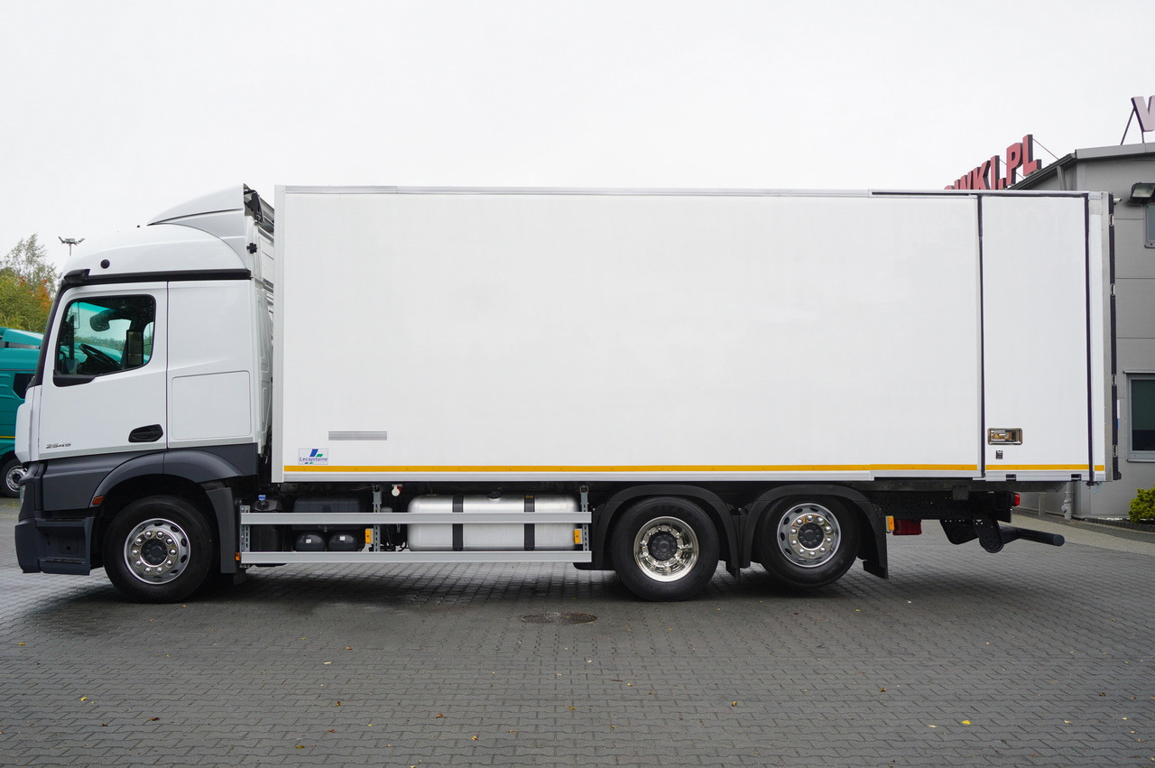 MERCEDES-BENZ Actros 2545 MP5 / Lecapitaine 18 EPAL refrigerator / Bitemperature / Carrier Supra 850 MT / ADR AT - Külmutiga veoauto: pilt 2 MERCEDES-BENZ Actros 2545 MP5 / Lecapitaine 18 EPAL refrigerator / Bitemperature / Carrier Supra 850 MT / ADR AT - Külmutiga veoauto: pilt 2