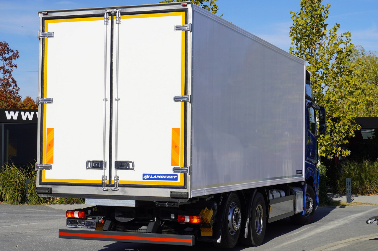 MERCEDES-BENZ Actros 2548 E6 / GIGA / Cab Lounge chair / Lamberet Refrigerator / Carrier Supra 950 - Külmutiga veoauto: pilt 3 MERCEDES-BENZ Actros 2548 E6 / GIGA / Cab Lounge chair / Lamberet Refrigerator / Carrier Supra 950 - Külmutiga veoauto: pilt 3