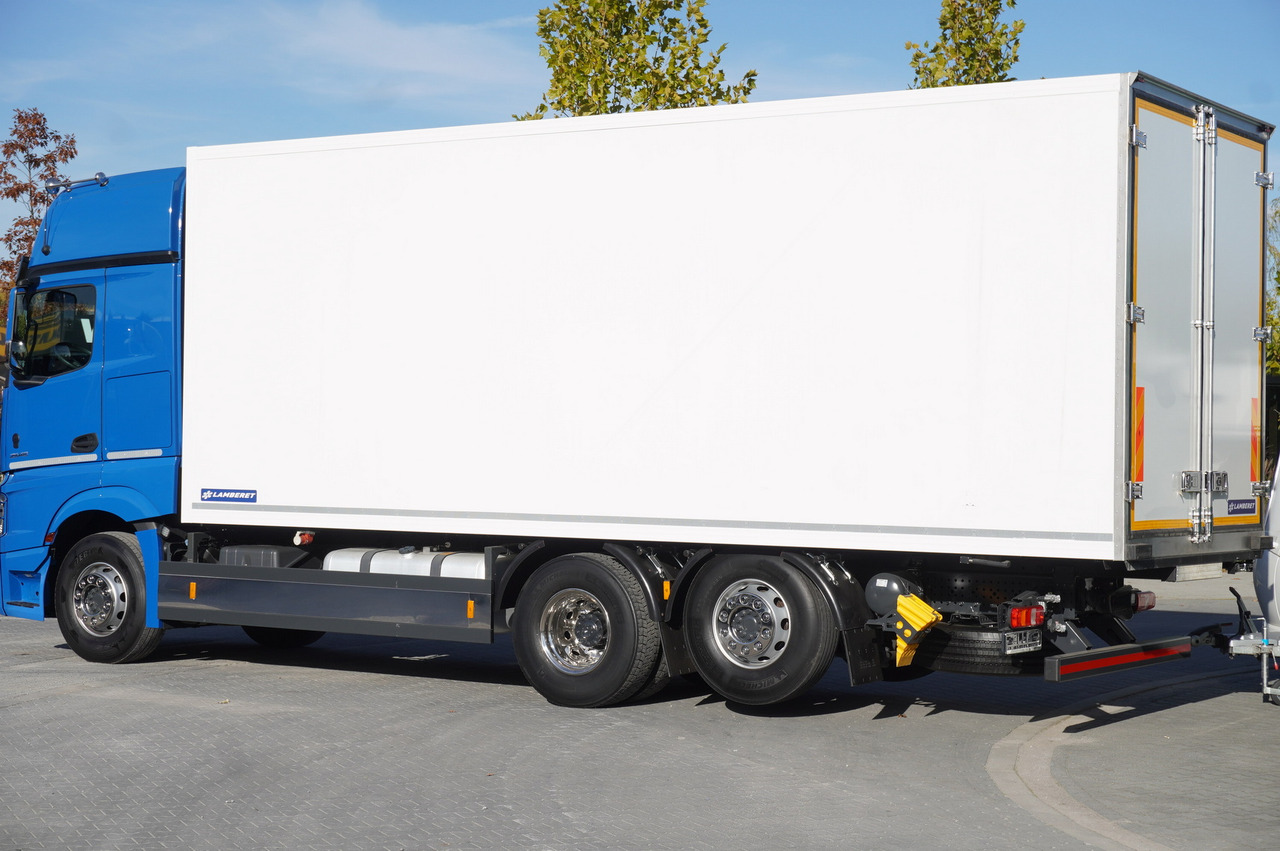 MERCEDES-BENZ Actros 2548 E6 / GIGA / Cab Lounge chair / Lamberet Refrigerator / Carrier Supra 950 - Külmutiga veoauto: pilt 4 MERCEDES-BENZ Actros 2548 E6 / GIGA / Cab Lounge chair / Lamberet Refrigerator / Carrier Supra 950 - Külmutiga veoauto: pilt 4