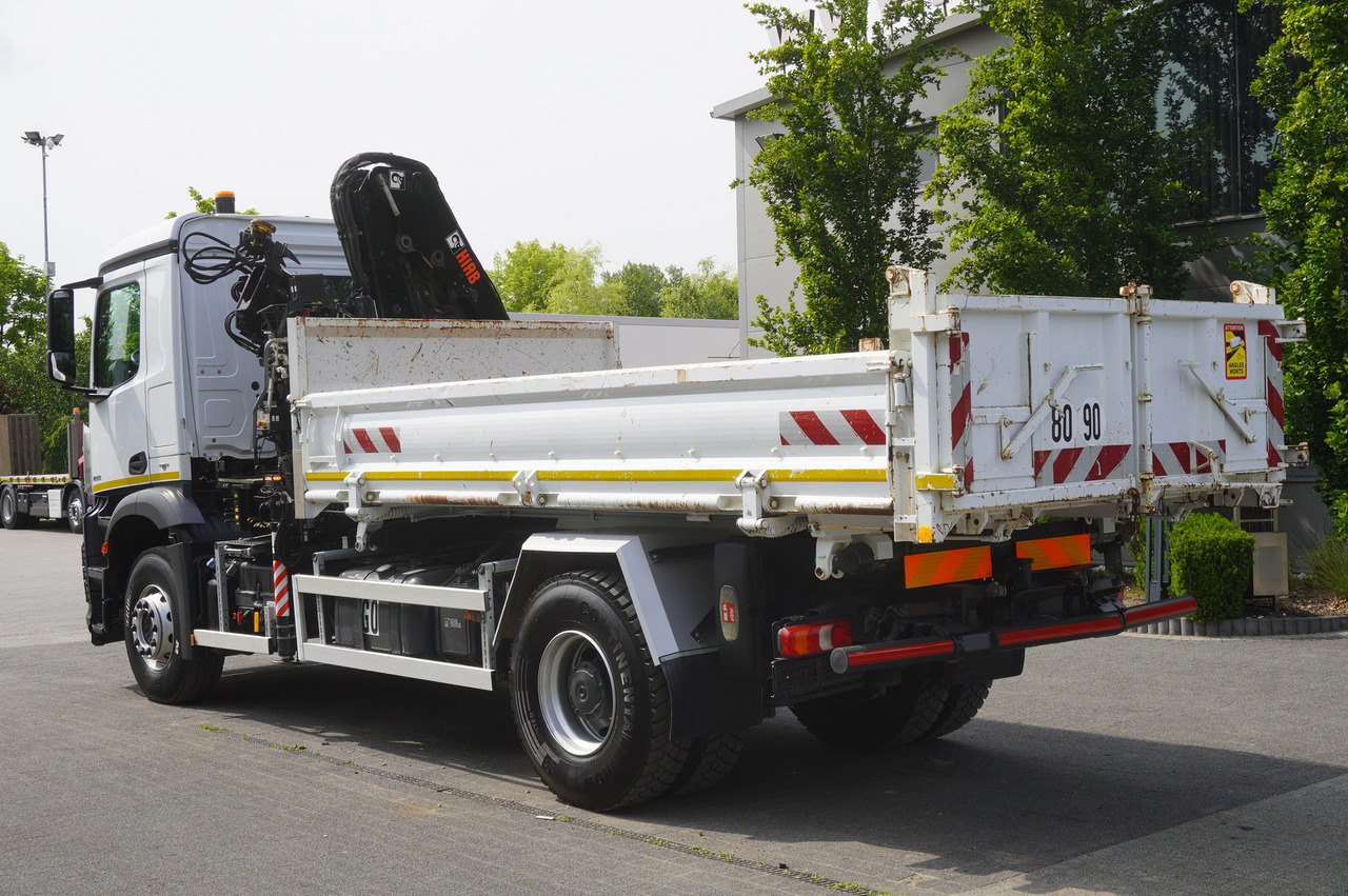 Madelveok/ Platvormveok, Kraanaga veoauto MERCEDES-BENZ Arocs 1833 / 87,000 km!!! / Hds HIAB X-DUO 128 B-2 / three-sided tipper: pilt 6