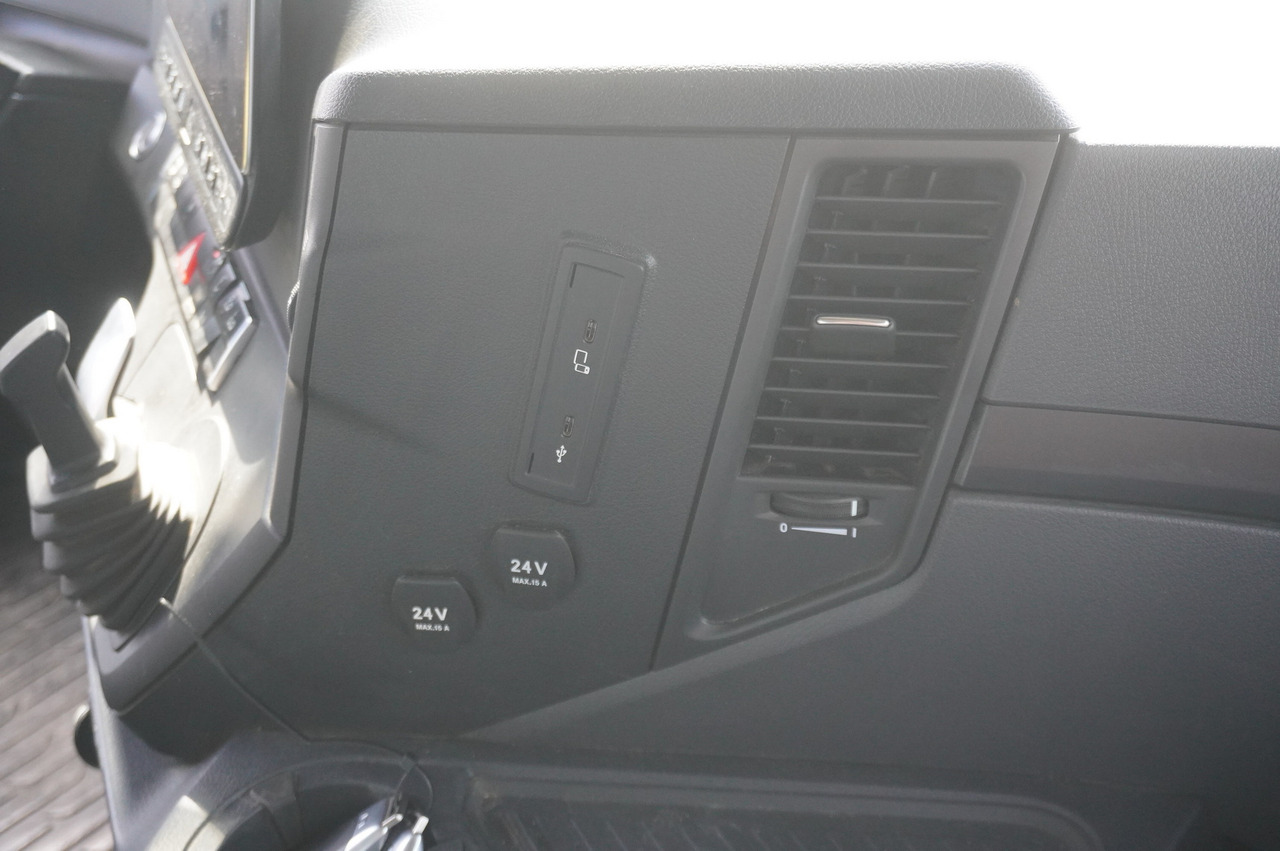 Kraanaga veoauto transporditavad ained puit Mercedes-Benz Arocs 3563 8 × 4 / 630 HP / steered axle / Logging superstructure: pilt 28 Kraanaga veoauto transporditavad ained puit Mercedes-Benz Arocs 3563 8 × 4 / 630 HP / steered axle / Logging superstructure: pilt 28