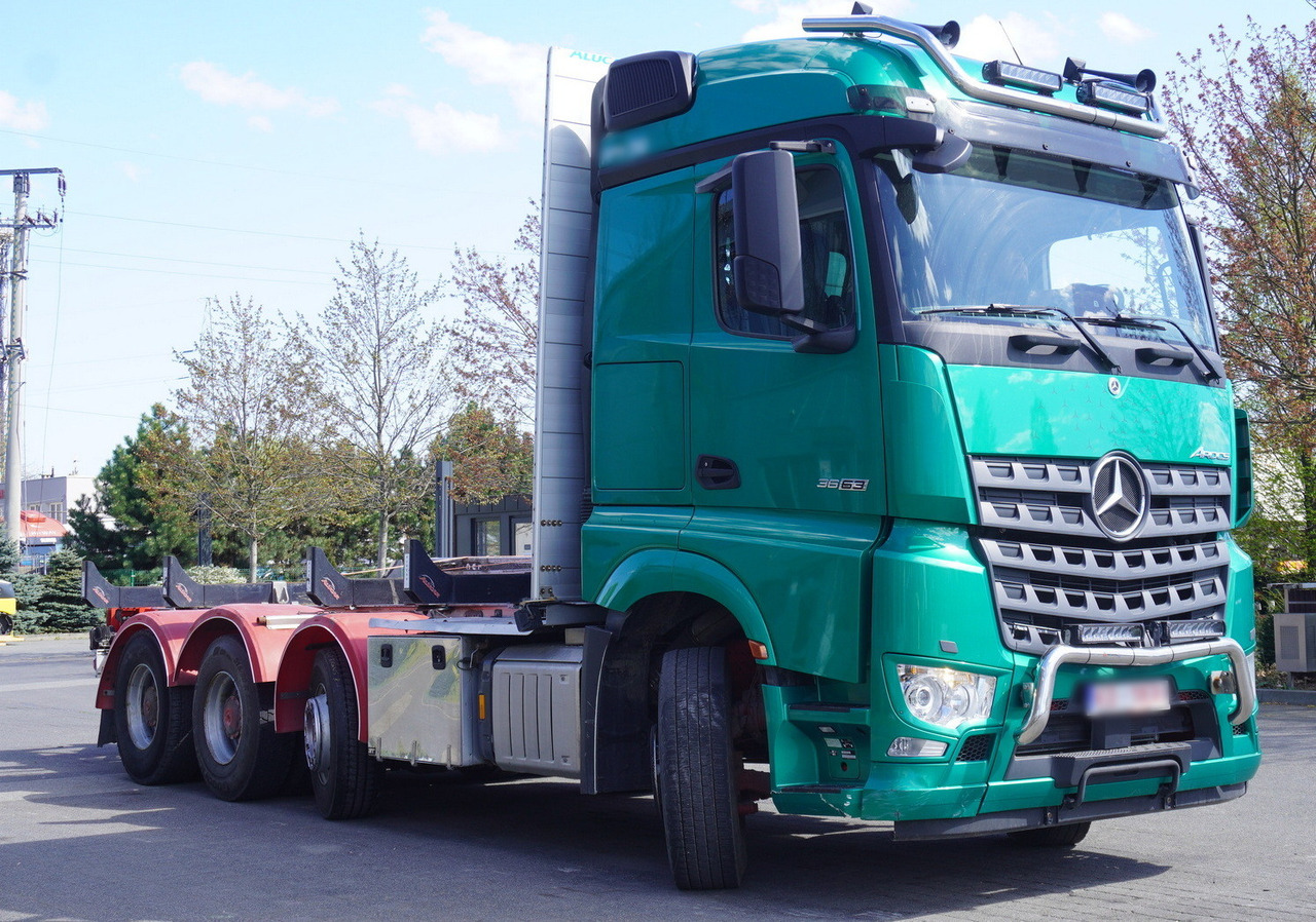 Mercedes-Benz Arocs 3563 8 × 4 / 630 HP / steered axle / Logging superstructure - Kraanaga veoauto: pilt 1 Mercedes-Benz Arocs 3563 8 × 4 / 630 HP / steered axle / Logging superstructure - Kraanaga veoauto: pilt 1