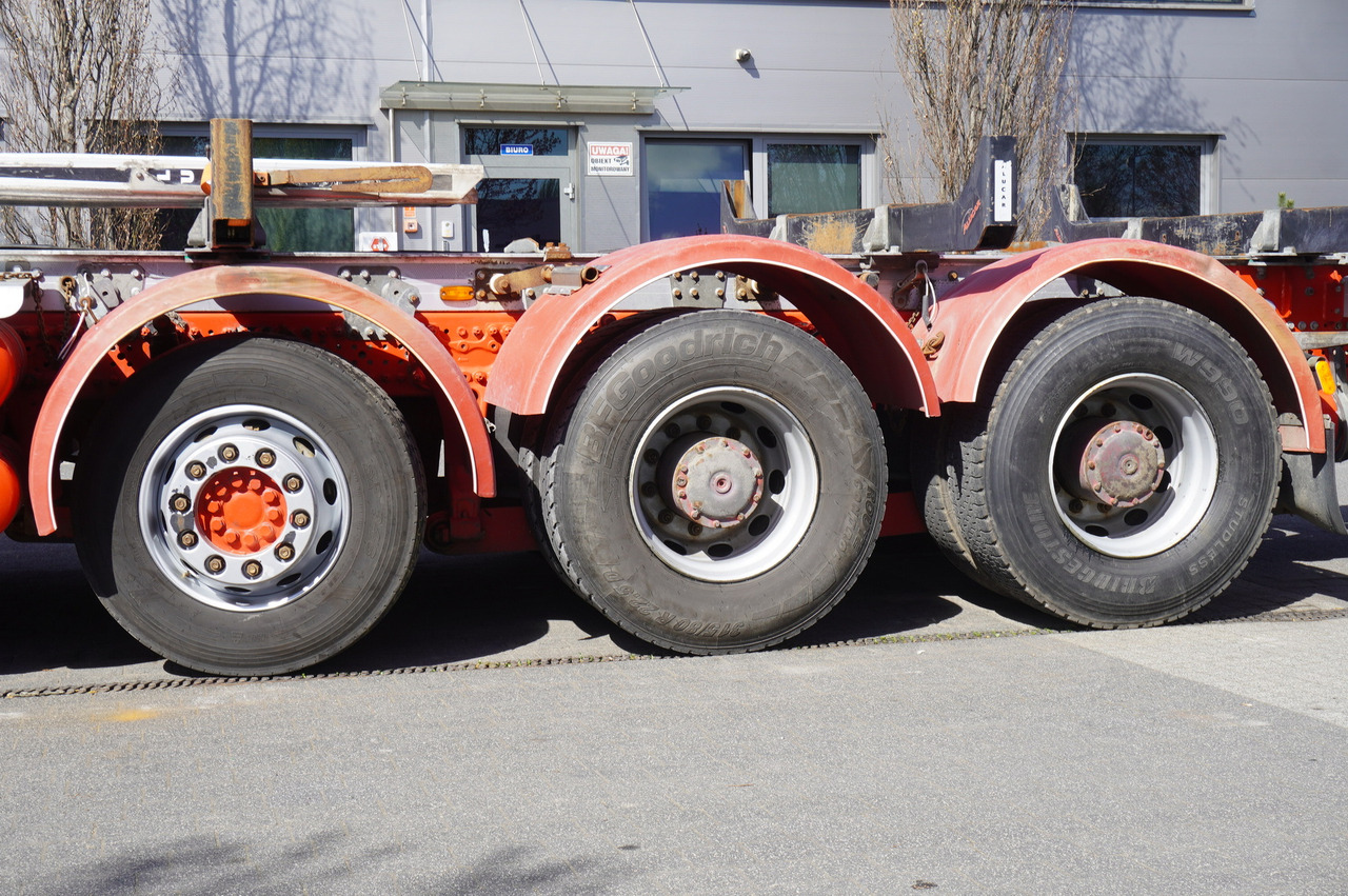 Kraanaga veoauto transporditavad ained puit Mercedes-Benz Arocs 3563 8 × 4 / 630 HP / steered axle / Logging superstructure: pilt 13 Kraanaga veoauto transporditavad ained puit Mercedes-Benz Arocs 3563 8 × 4 / 630 HP / steered axle / Logging superstructure: pilt 13
