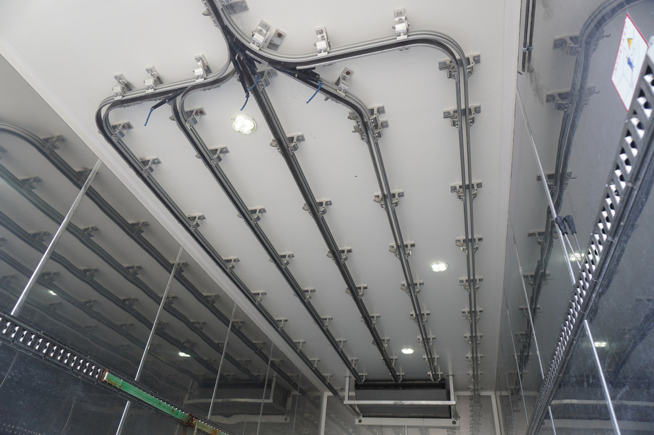 RENAULT D13 / 90 tho km !!! / Meat hook refrigerator / Thermoking T800R / 2 units - Külmutiga veoauto: pilt 3 RENAULT D13 / 90 tho km !!! / Meat hook refrigerator / Thermoking T800R / 2 units - Külmutiga veoauto: pilt 3