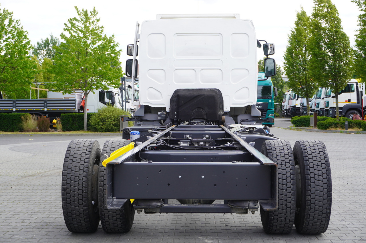 RENAULT D16 / Chassis 7.1 m / Differential lock - Konteinerveduk/ Tõstukiga veoauto: pilt 4 RENAULT D16 / Chassis 7.1 m / Differential lock - Konteinerveduk/ Tõstukiga veoauto: pilt 4