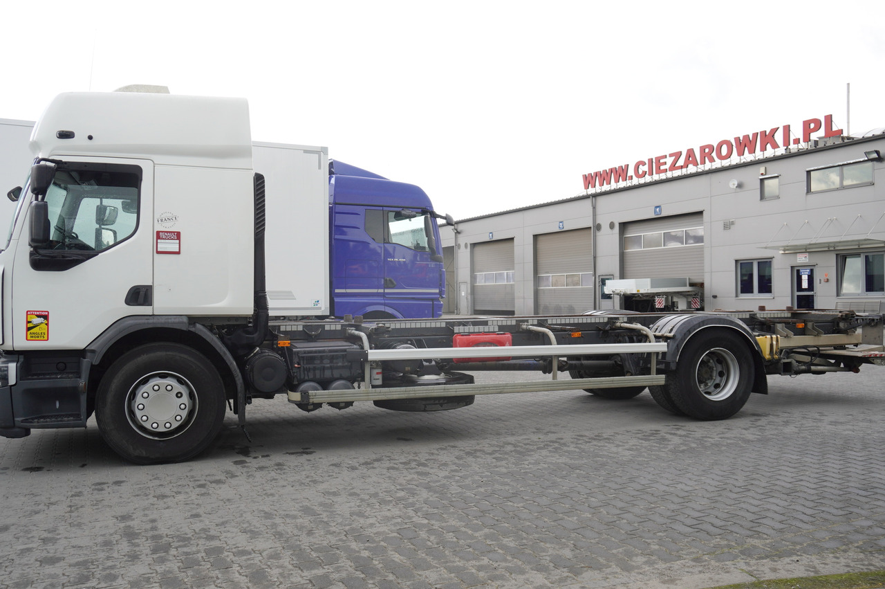 RENAULT D19 Wide Glob / BDF / load capacity 11t / 280 thousand km / tail lift - Kabiinišassiiga veoauto: pilt 4 RENAULT D19 Wide Glob / BDF / load capacity 11t / 280 thousand km / tail lift - Kabiinišassiiga veoauto: pilt 4