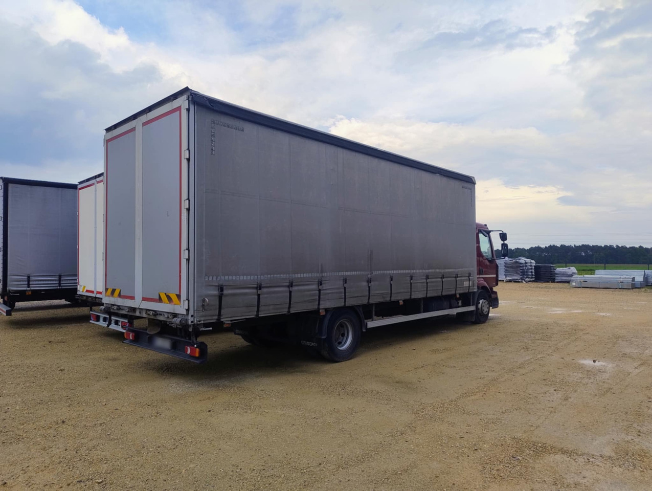 RENAULT Midlum 300 / Curtain 18 EPAL / Sleeping cab - Tent veoauto: pilt 3 RENAULT Midlum 300 / Curtain 18 EPAL / Sleeping cab - Tent veoauto: pilt 3