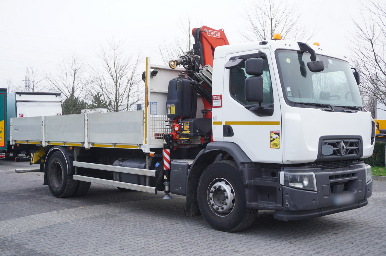 RENAULT RENAULT C280 DTI 8 / FASSI crane 5.6 T / 560 MTH / range 8 m / Flatbed 15 EPAL - Kraanaga veoauto: pilt 2 RENAULT RENAULT C280 DTI 8 / FASSI crane 5.6 T / 560 MTH / range 8 m / Flatbed 15 EPAL - Kraanaga veoauto: pilt 2