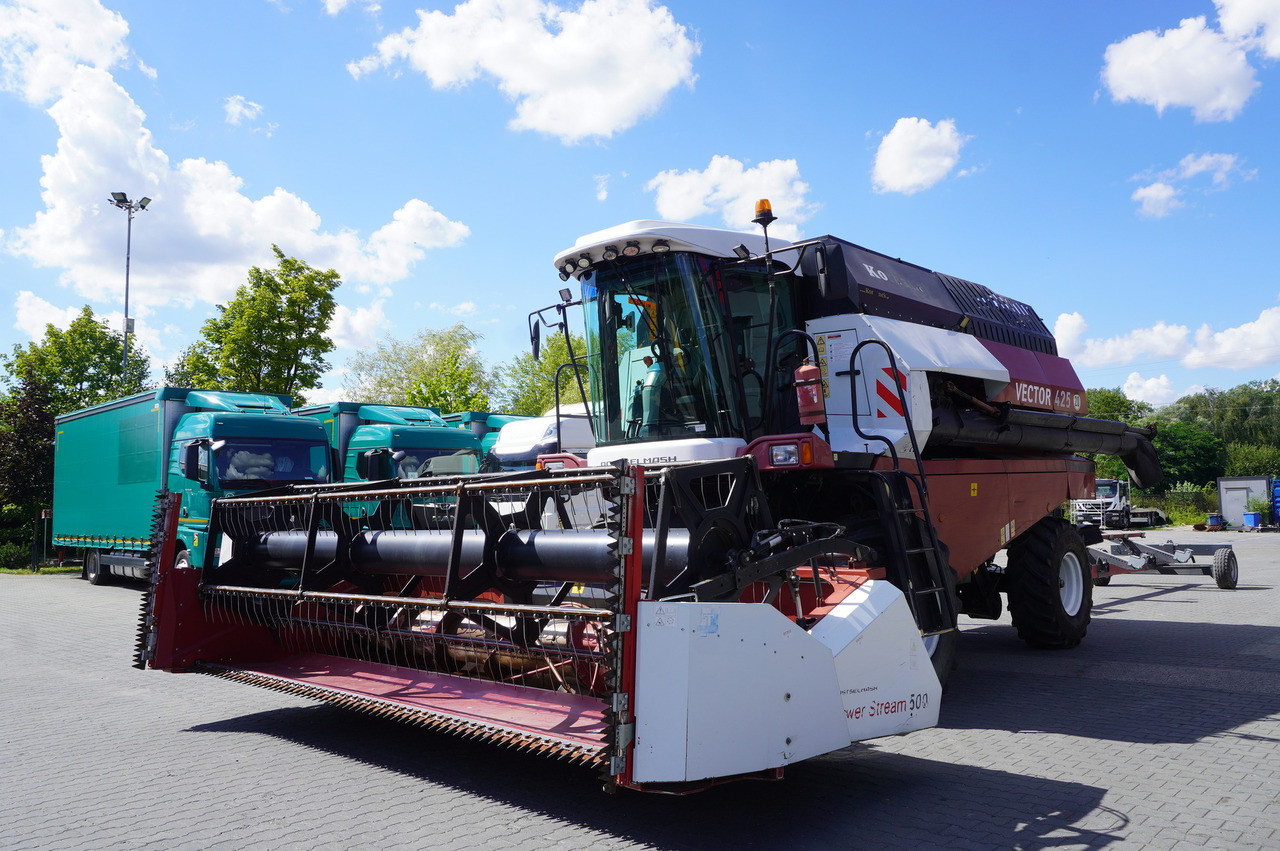 ROSTSELMASH VECTOR 425 RSM-101 grain harvester + Header 5 m + rapeseed harvesting extension / 2300 MTH - Kombain: pilt 5 ROSTSELMASH VECTOR 425 RSM-101 grain harvester + Header 5 m + rapeseed harvesting extension / 2300 MTH - Kombain: pilt 5