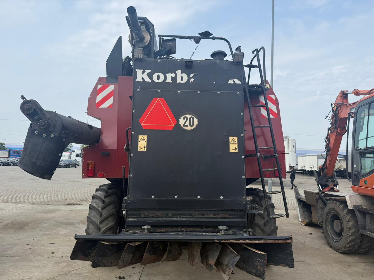 ROSTSELMASH VECTOR 425 RSM-101 grain harvester + Header 5 m + rapeseed harvesting extension / 2300 MTH - Kombain: pilt 4 ROSTSELMASH VECTOR 425 RSM-101 grain harvester + Header 5 m + rapeseed harvesting extension / 2300 MTH - Kombain: pilt 4
